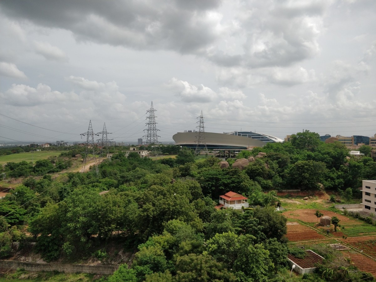 So sánh OnePlus 5 và Oppo R11: Anh em một nhà