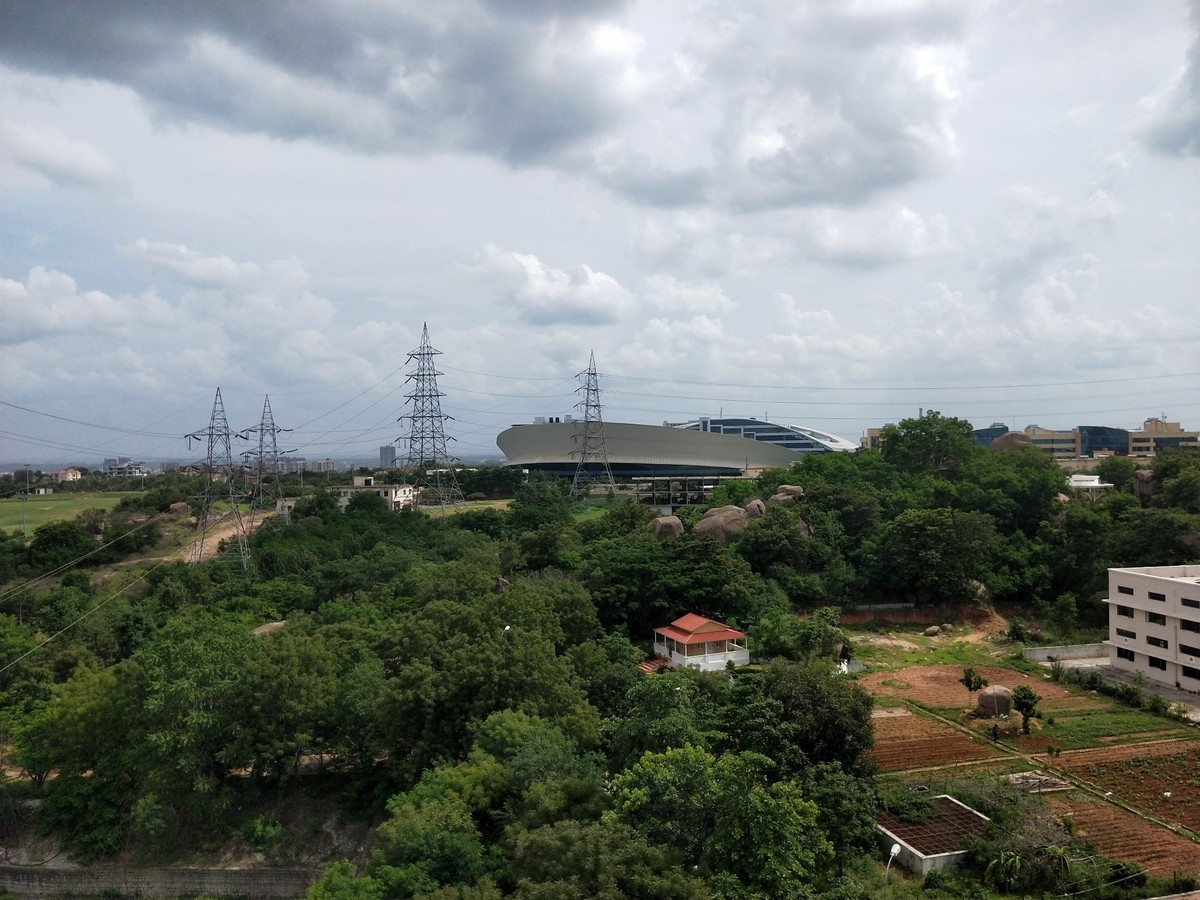 So sánh OnePlus 5 và Oppo R11: Anh em một nhà