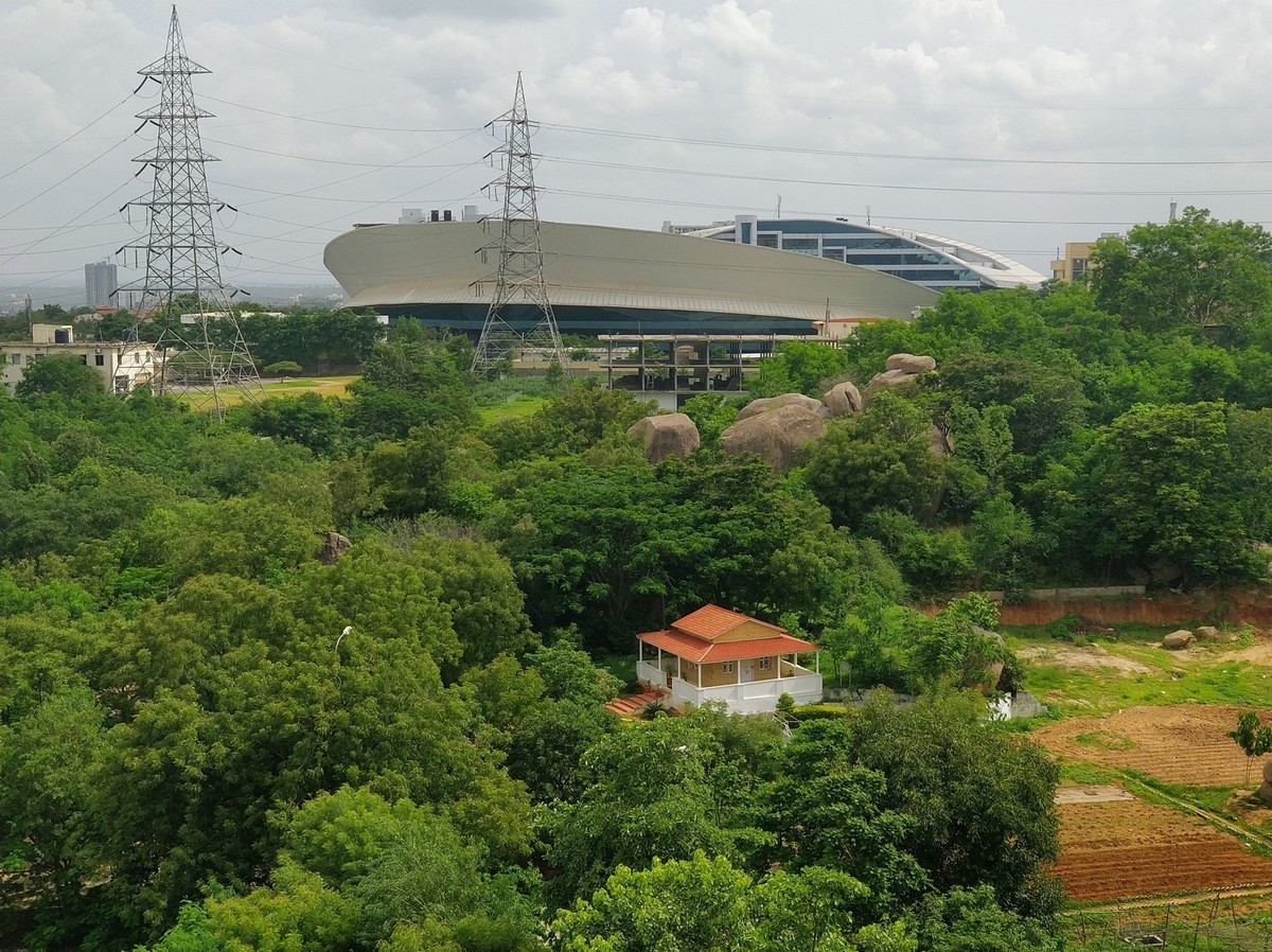 So sánh OnePlus 5 và Oppo R11: Anh em một nhà