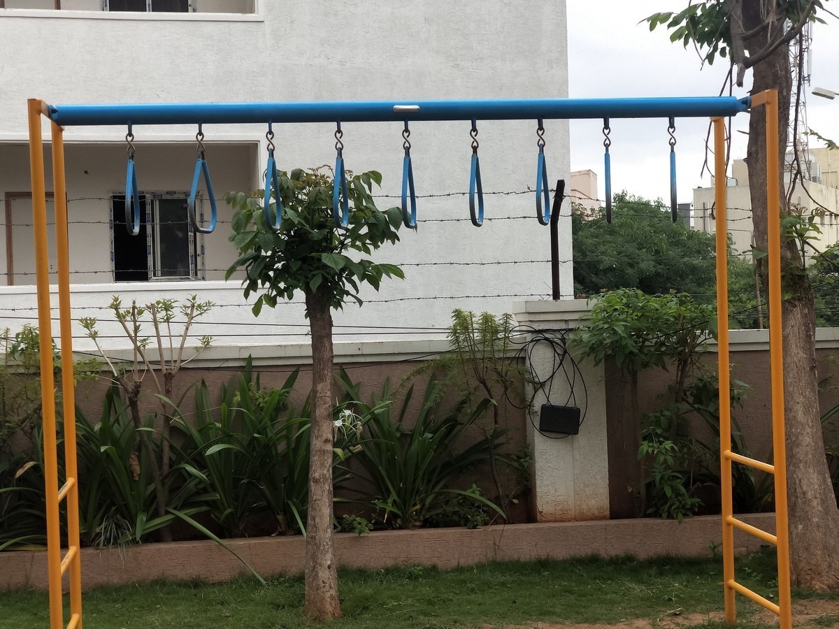 So sánh OnePlus 5 và Oppo R11: Anh em một nhà