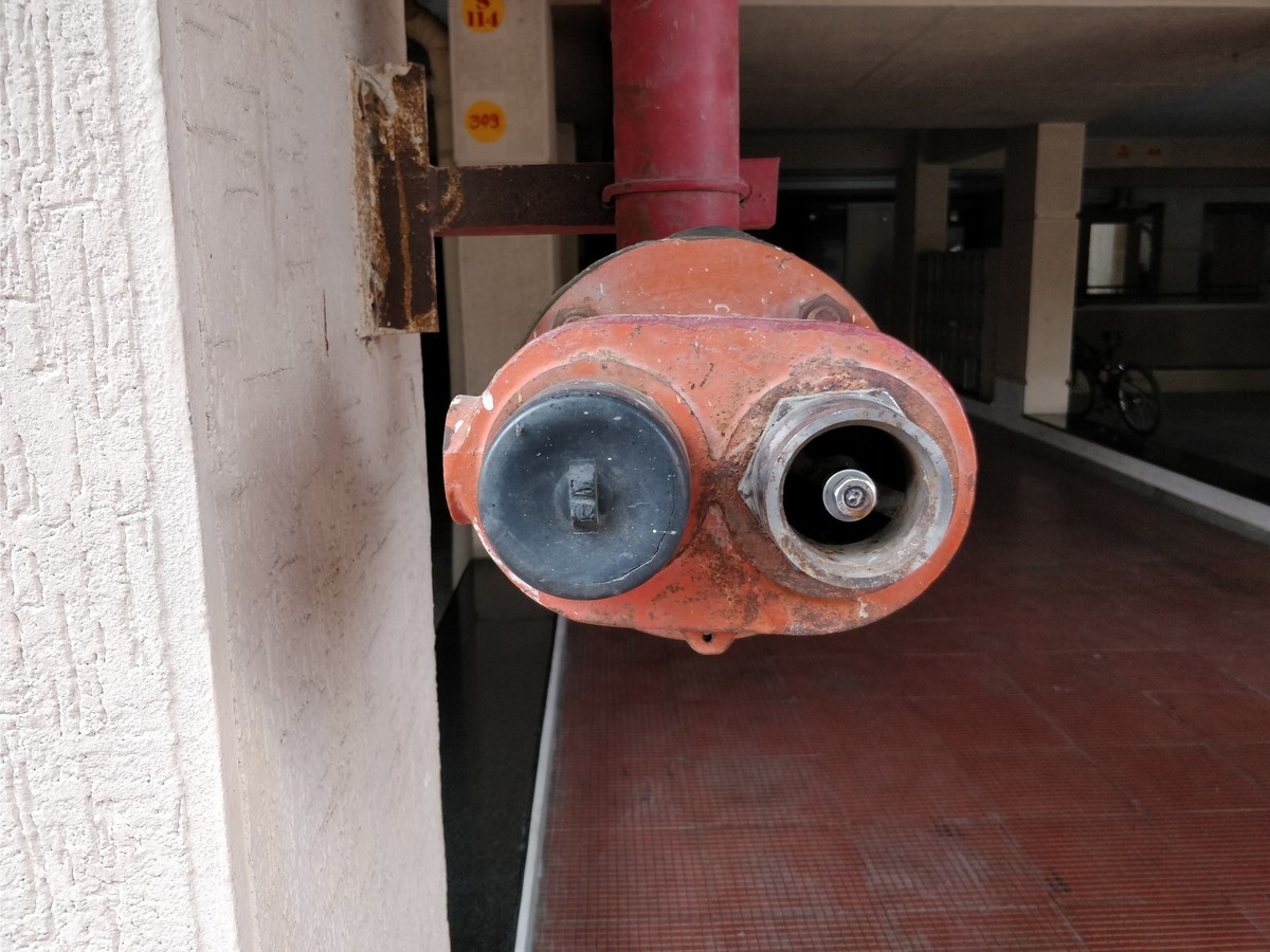 So sánh OnePlus 5 và Oppo R11: Anh em một nhà