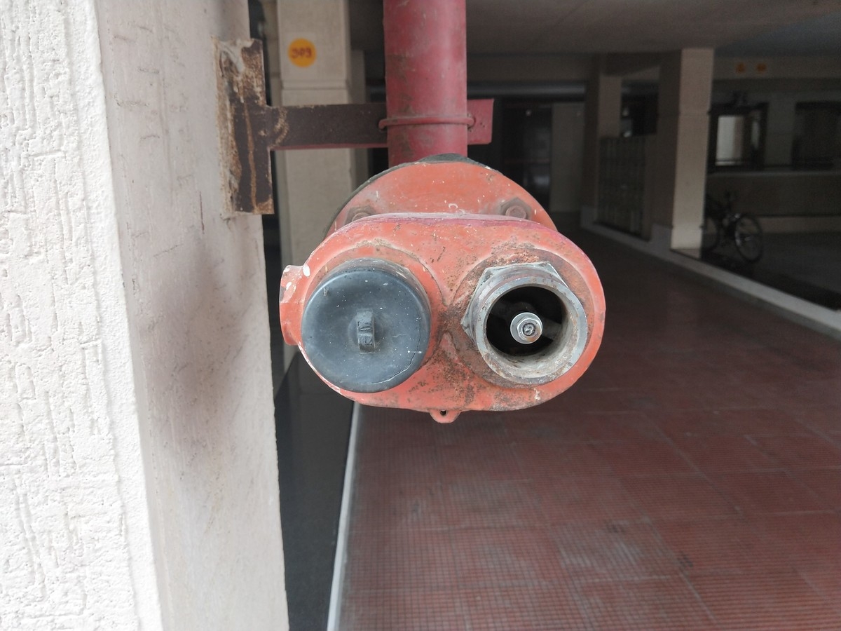 So sánh OnePlus 5 và Oppo R11: Anh em một nhà