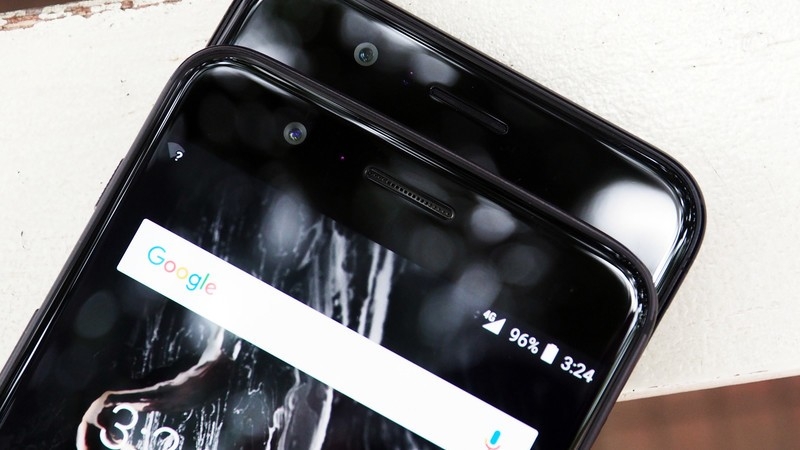 So sánh OnePlus 5 và Oppo R11: Anh em một nhà