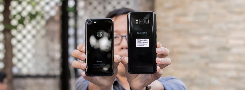 Galaxy S8 Midnight Black so kèo iPhone 7 Jet Black