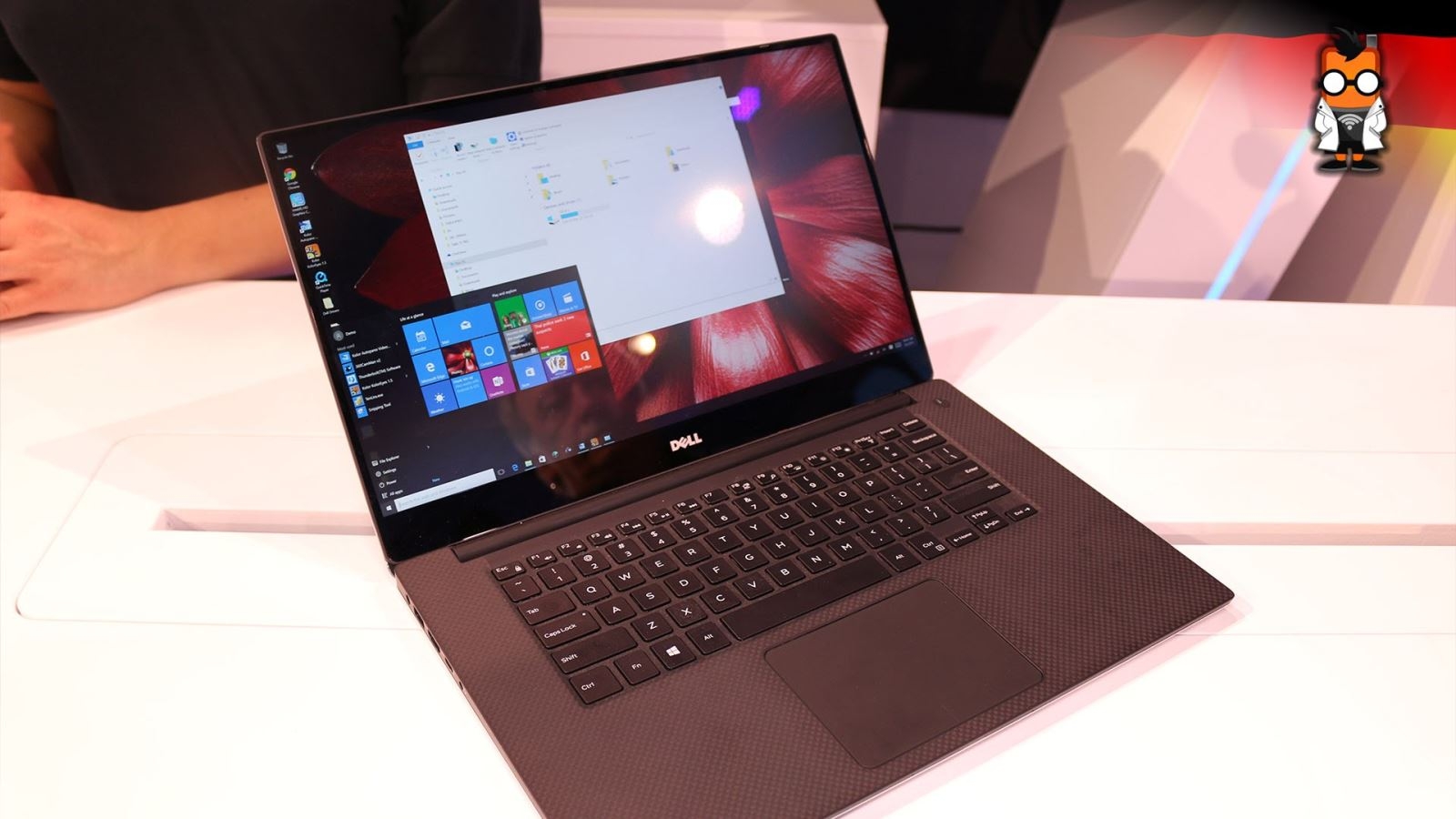 Laptop xách tay và chính hãng: Đánh đổi quá nhiều