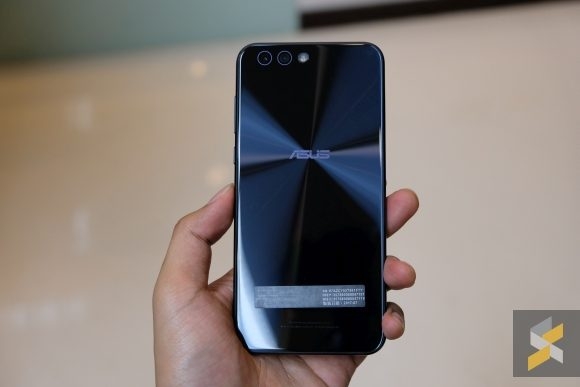 đánh giá sơ bộ Zenfone 4 và Zenfone 4 Pro