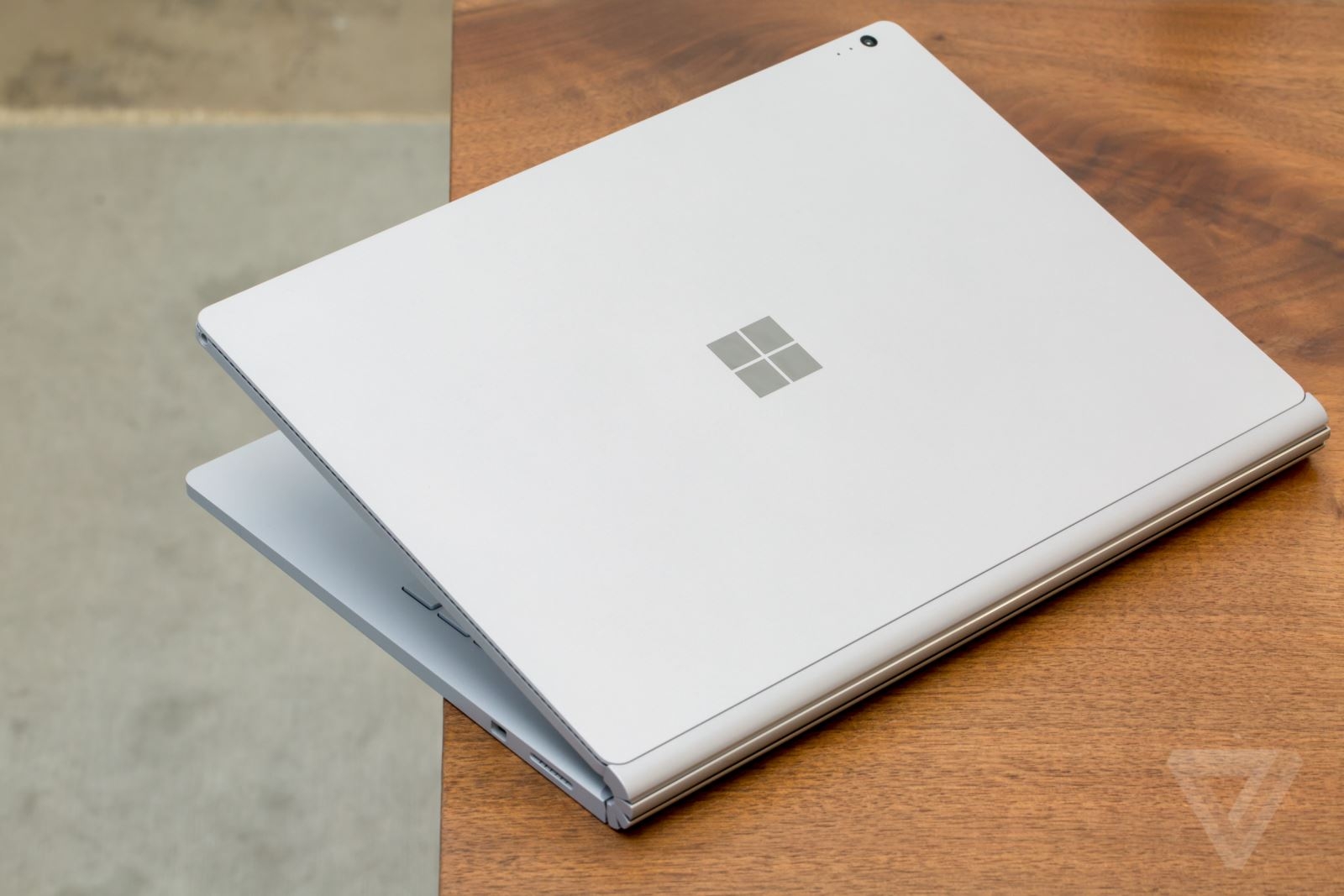 Surface Laptop của Microsoft: Người nổi tiếng nói gì?
