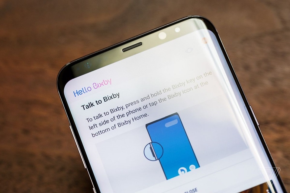 Nhờ trợ lí ảo Bixby, Galaxy S8 có doanh số chóng mặt
