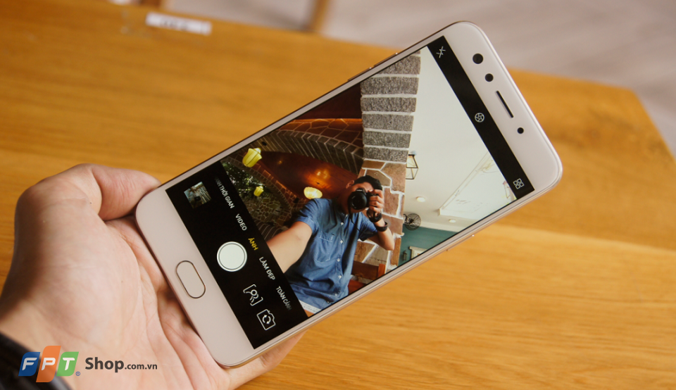 Camera selfie kép của Oppo F3 chưa phải là tất cả