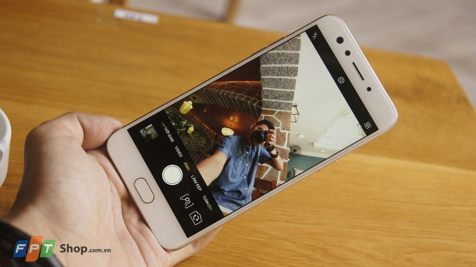 Giá của Oppo F3 khiến thiết bị đang Giá của Oppo F3 khiến thiết bị đang