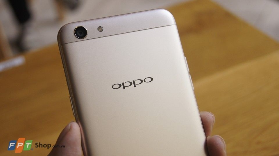 Giá của Oppo F3 khiến thiết bị đang Giá của Oppo F3 khiến thiết bị đang