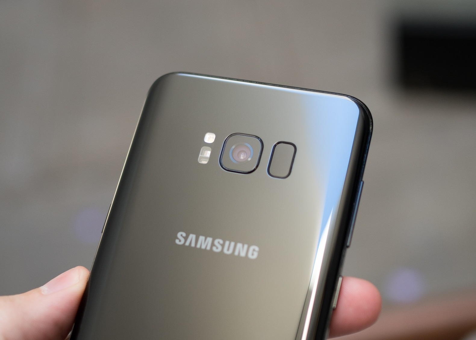 6 đặc trưng nào khiến Galaxy S8 vượt mặt iPhone 7?