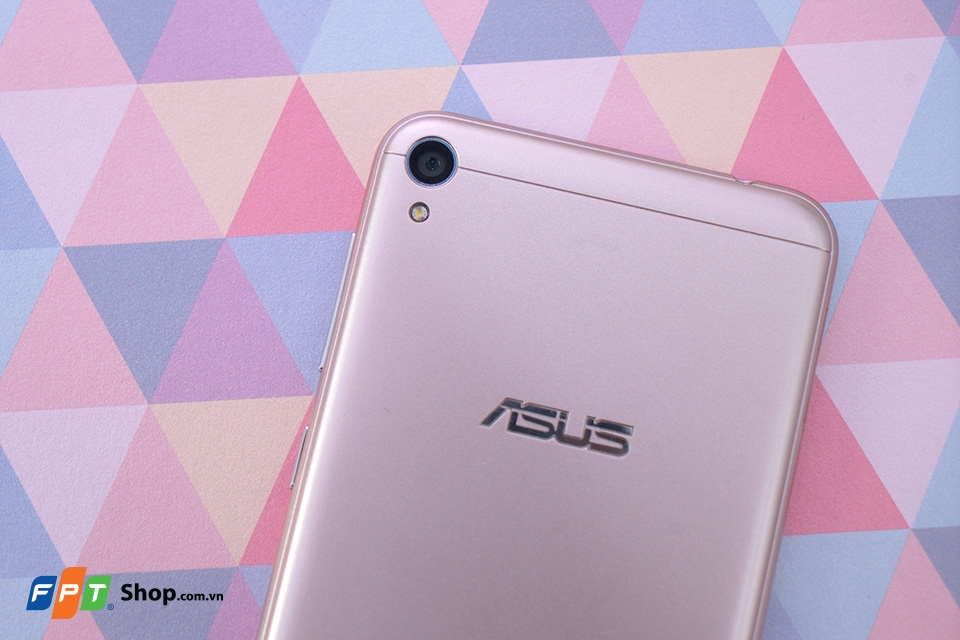 Zenfone Live là vũ khí selfie thần thánh cho giới trẻ Zenfone Live là vũ khí selfie thần thánh cho giới trẻ