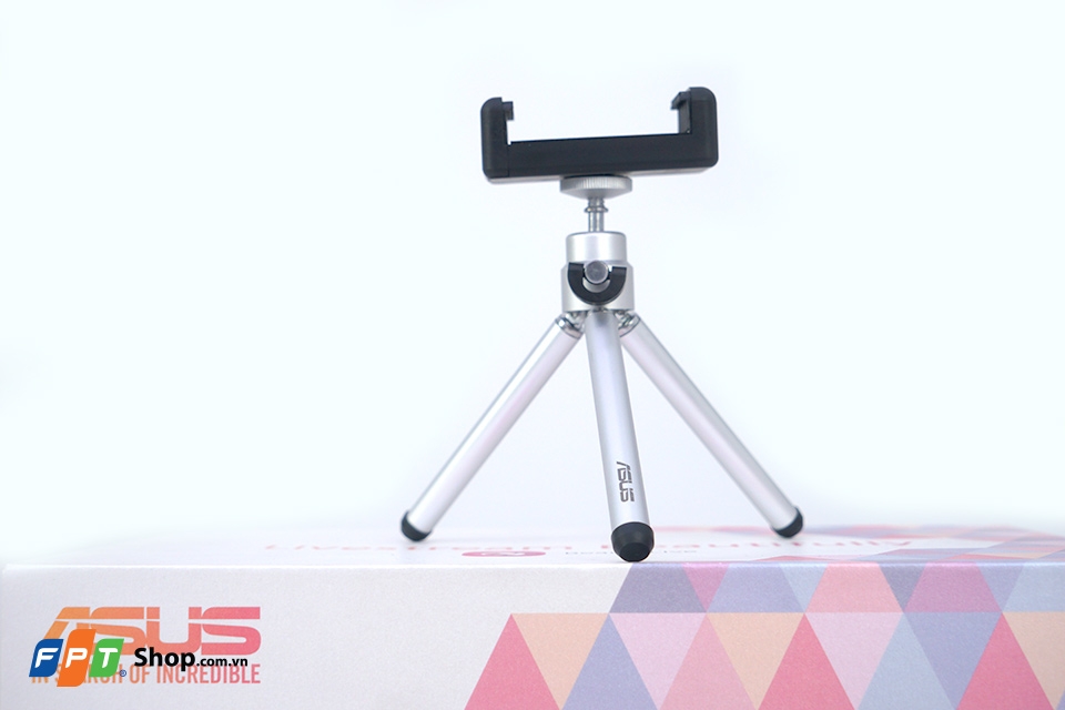 Zenfone Live là vũ khí selfie thần thánh cho giới trẻ Zenfone Live là vũ khí selfie thần thánh cho giới trẻ