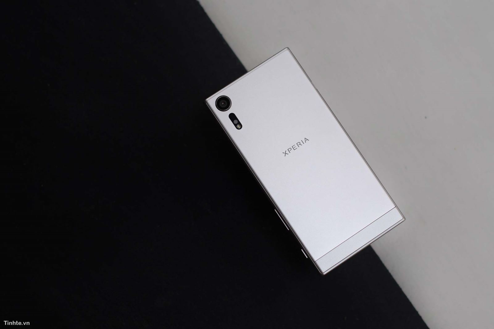 Cảm nhận về Xperia XZs: Quen mà lạ, camera siêu tốt Cảm nhận về Xperia XZs: Quen mà lạ, camera siêu tốt