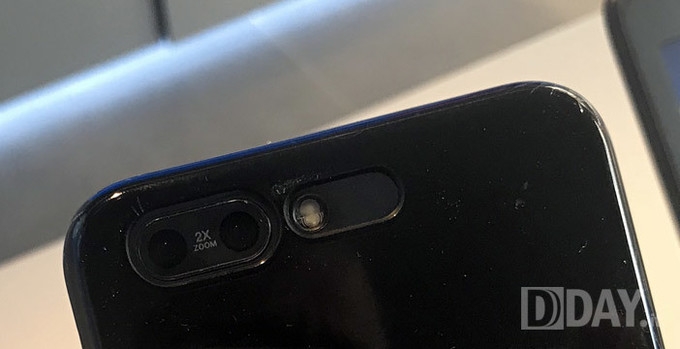 Quái vật Asus Zenfone 4 Pro có cam kép, 2x zoom.