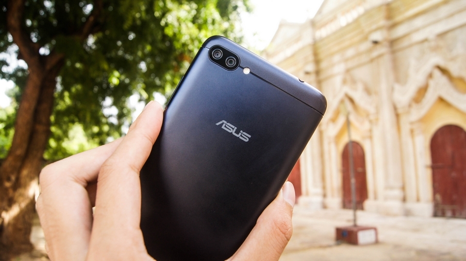 Đánh giá Asus Zenfone 4 Max Pro: Pin trâu, camera tốt