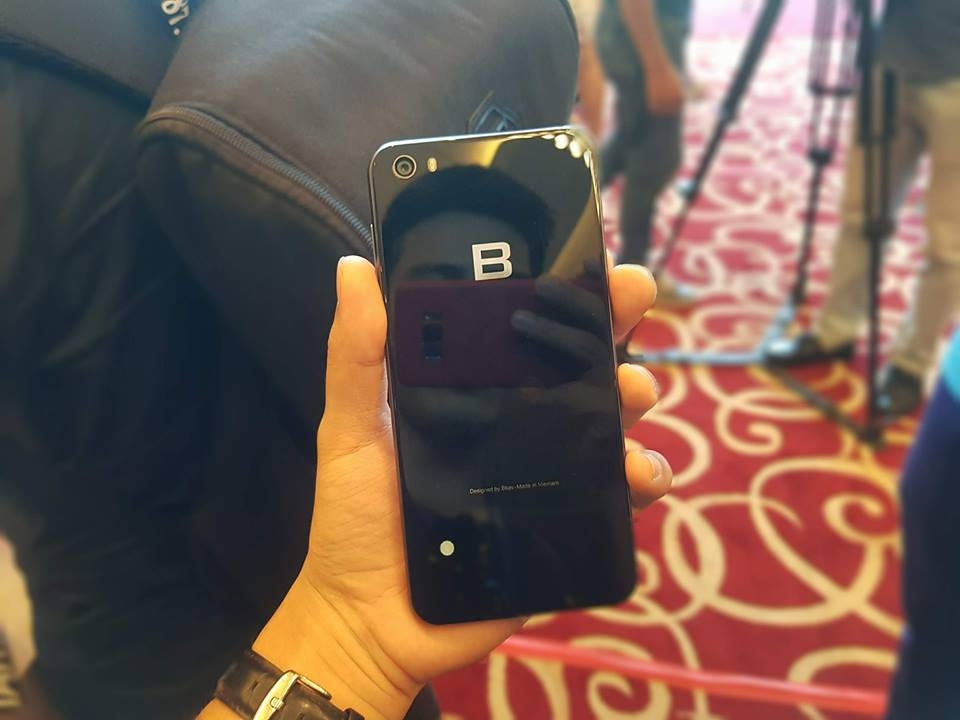 Trên tay ảnh thực tế của BPhone 2017 cực nóng hổi