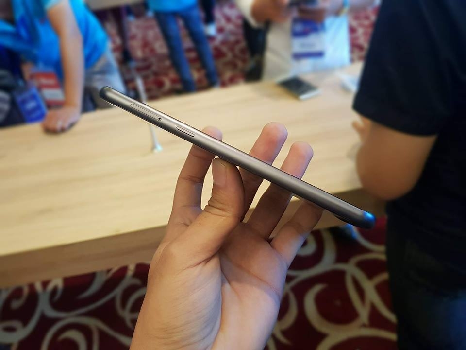 Trên tay ảnh thực tế của BPhone 2017 cực nóng hổi