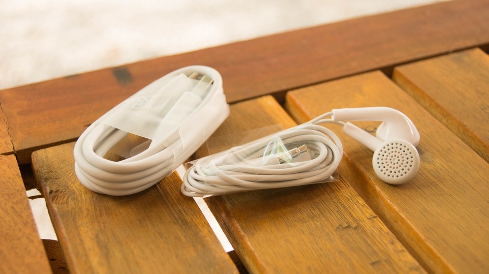 Vivo V5: Đối thủ mới của ông trùm selfie Oppo F1S