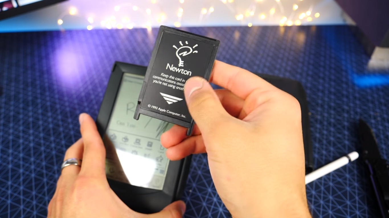 Apple Newton và iPad Pro 10.5: Già gân và người mới