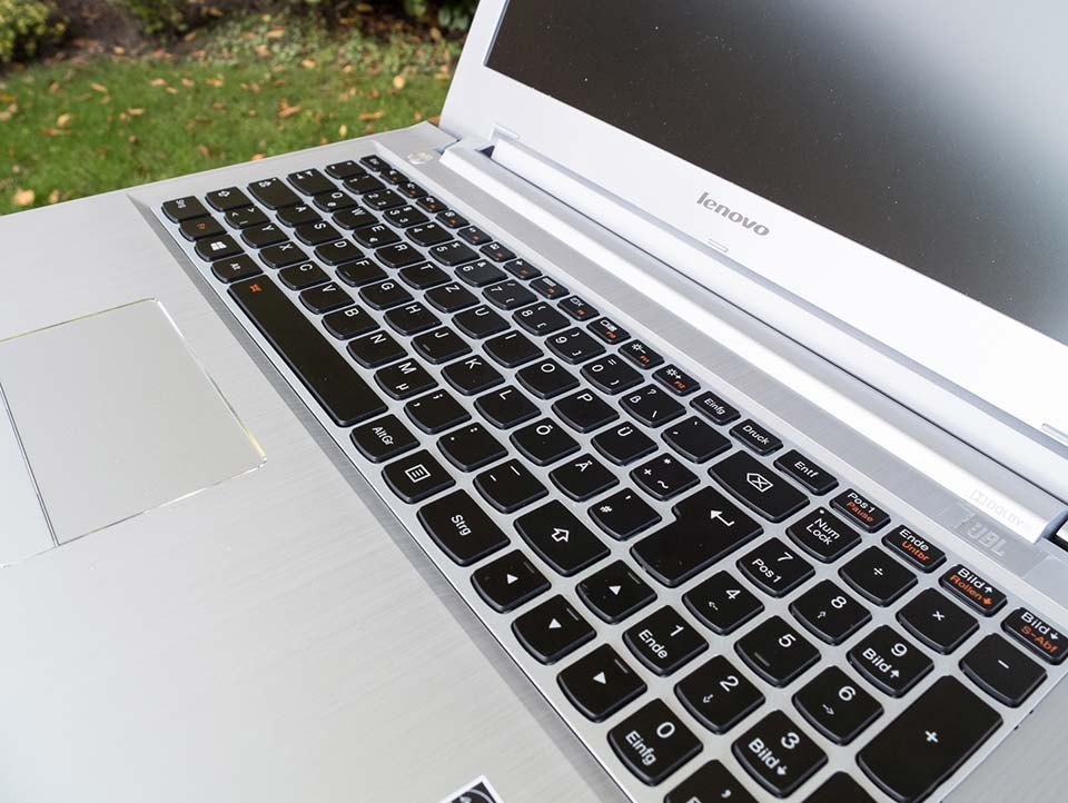 Đánh giá Lenovo Z5170: Chiếc laptop ngon mà rẻ Đánh giá Lenovo Z5170: Chiếc laptop ngon mà rẻ
