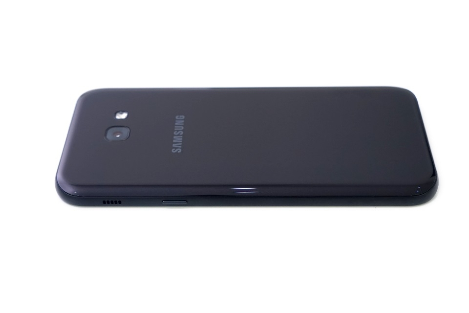 Samsung Galaxy A7 2017 mặt lưng