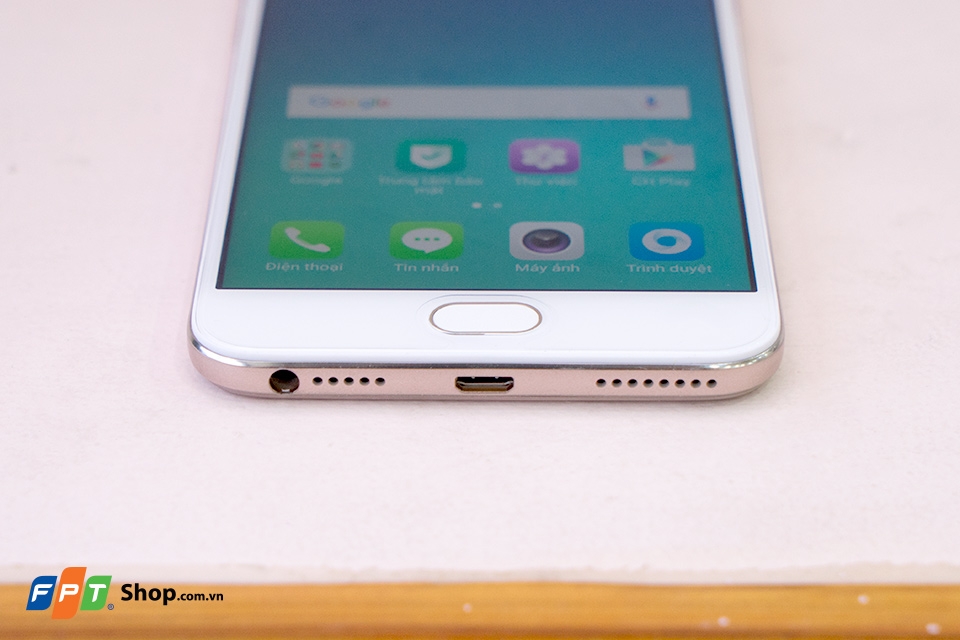 Cạnh dưới OPPO F1s 2017 Cạnh dưới OPPO F1s 2017