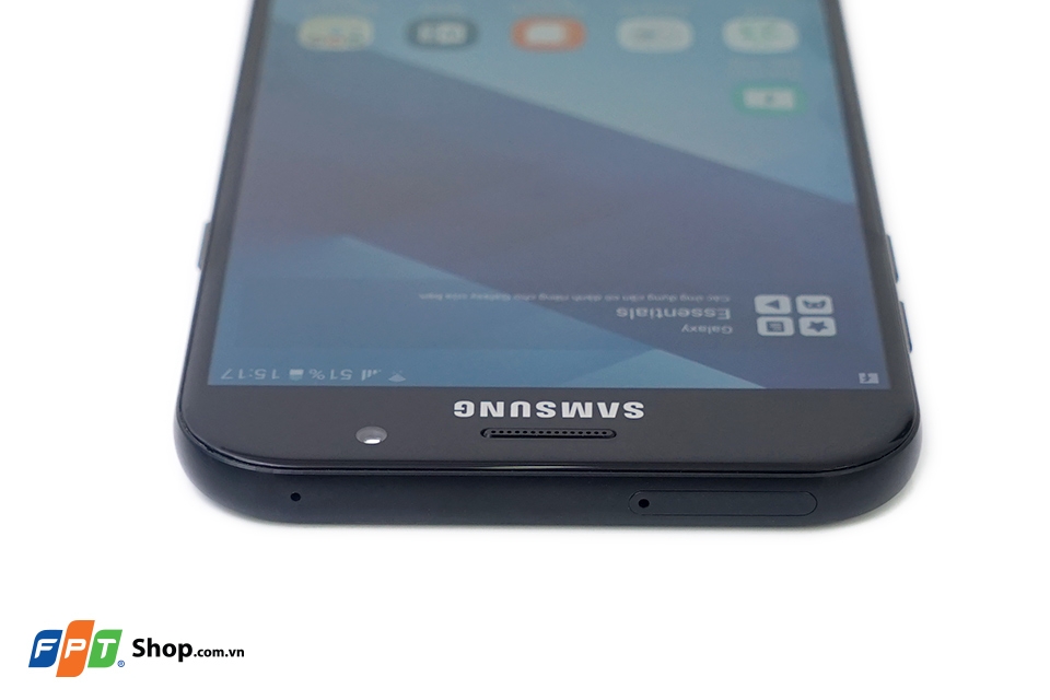 Cạnh trên Samsung Galaxy A7 2017