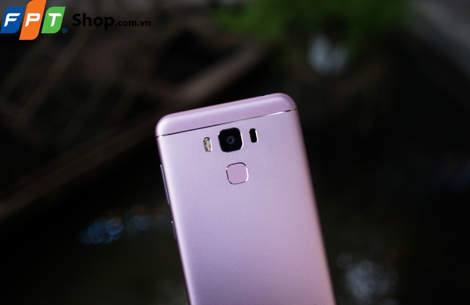 Trên tay ASUS Zenfone 3 Max 5.5 inch màu hồng (Ảnh 9) Trên tay ASUS Zenfone 3 Max 5.5 inch màu hồng (Ảnh 9)