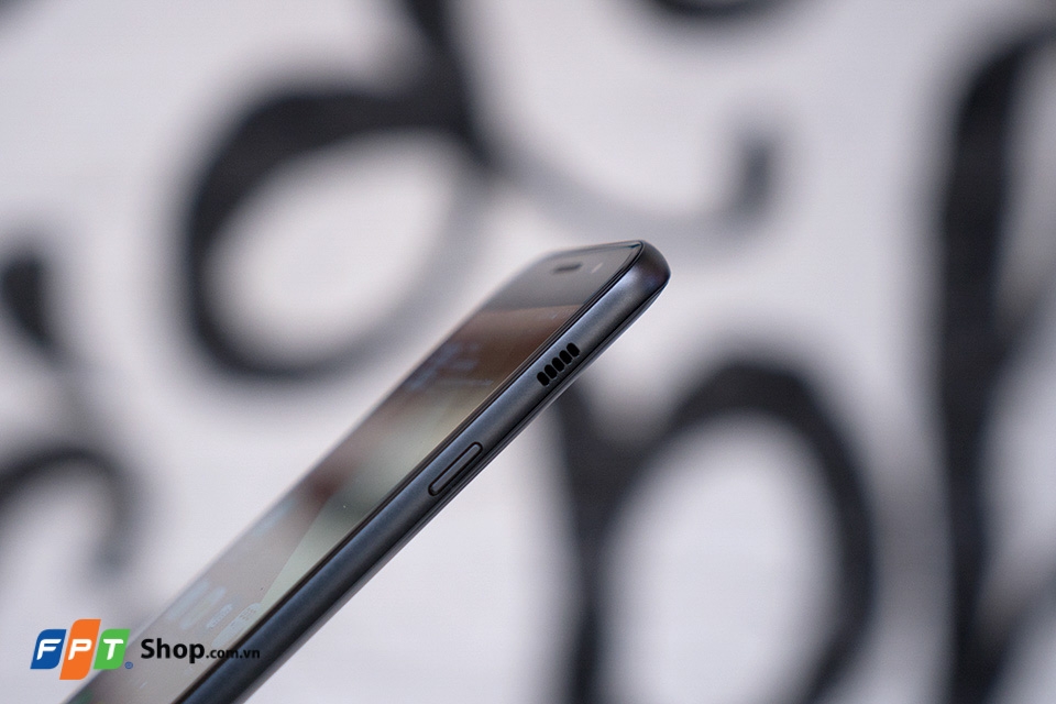 Trên tay Galaxy A3 2017 (Ảnh 2)