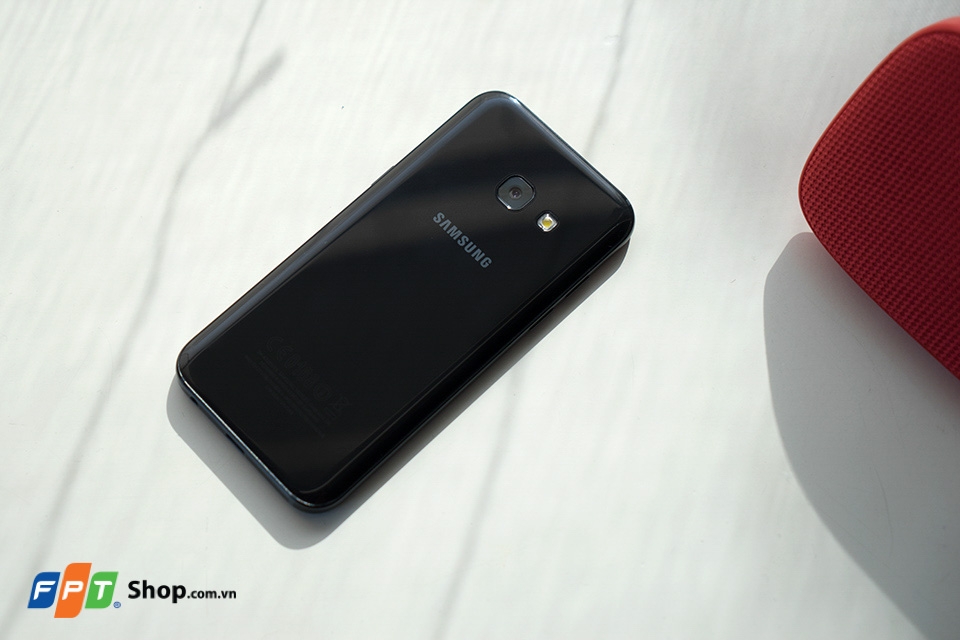 Trên tay Galaxy A3 2017 (Ảnh 7)