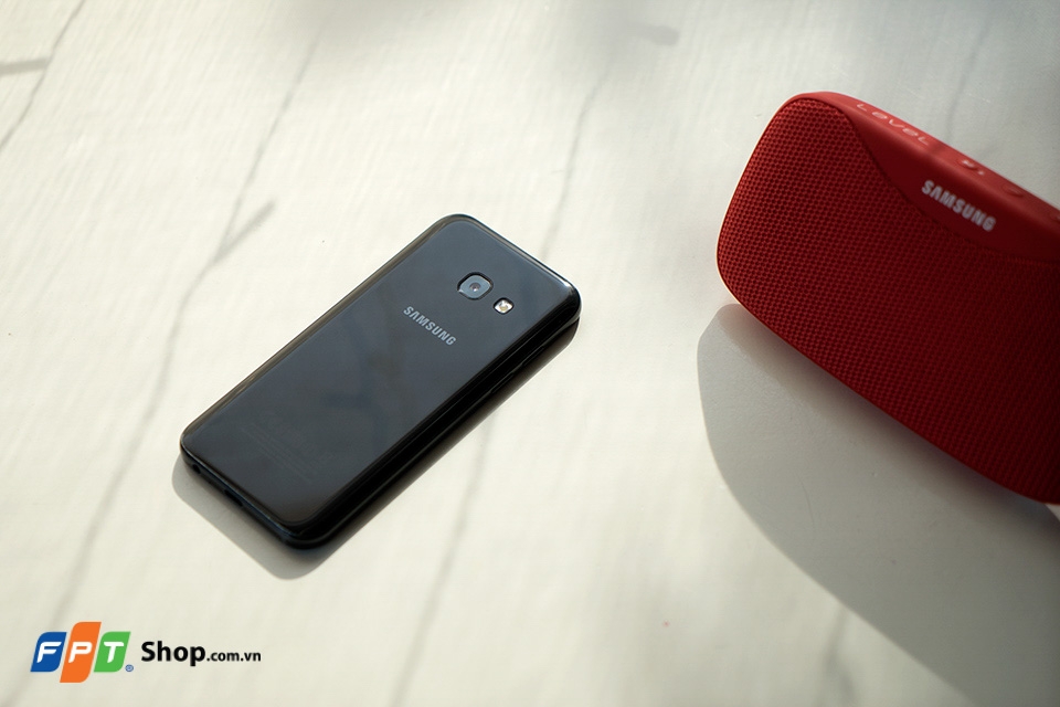 Trên tay Galaxy A3 2017 (Ảnh 10)