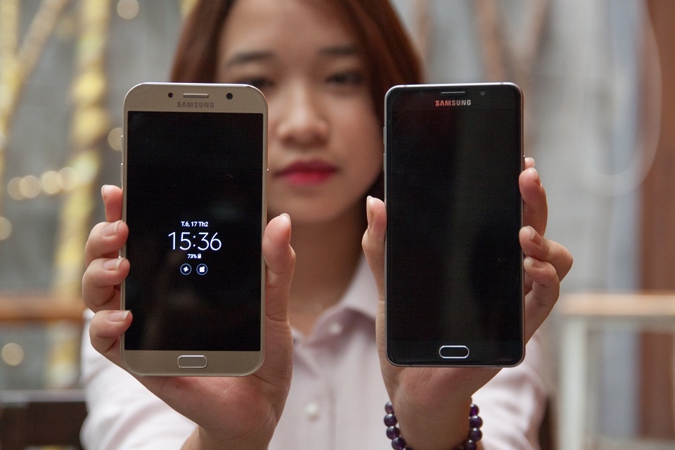 Trải nghiệm phần mềm: Galaxy A7 2017 và Galaxy A7 2016