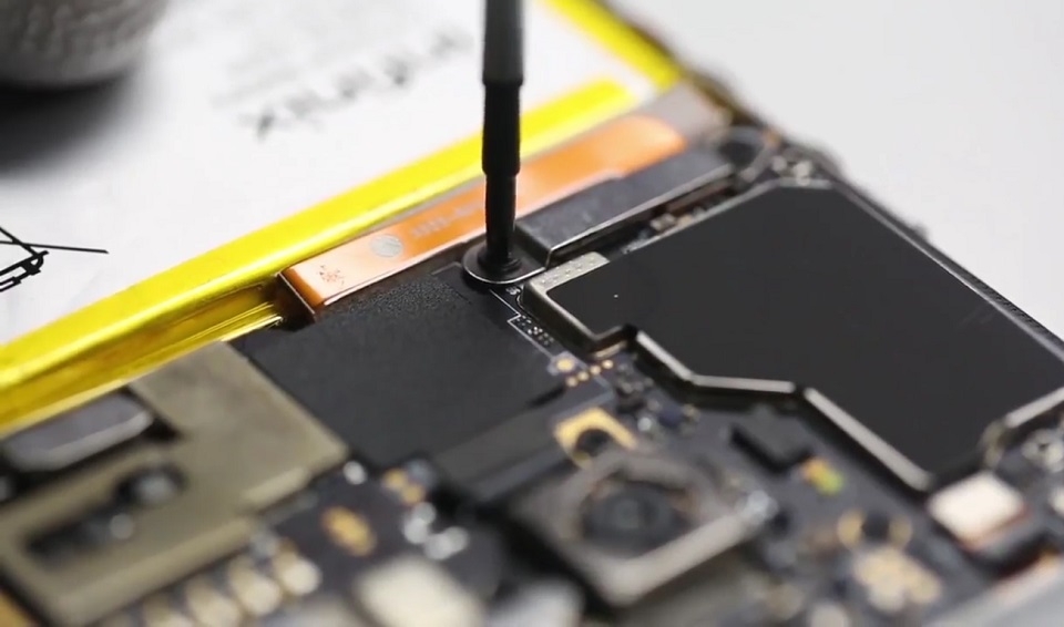 Mổ xẻ Infinix Zero 4