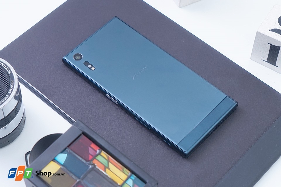 Kim loại ALKALEIDO trên Sony Xperia XZ 4