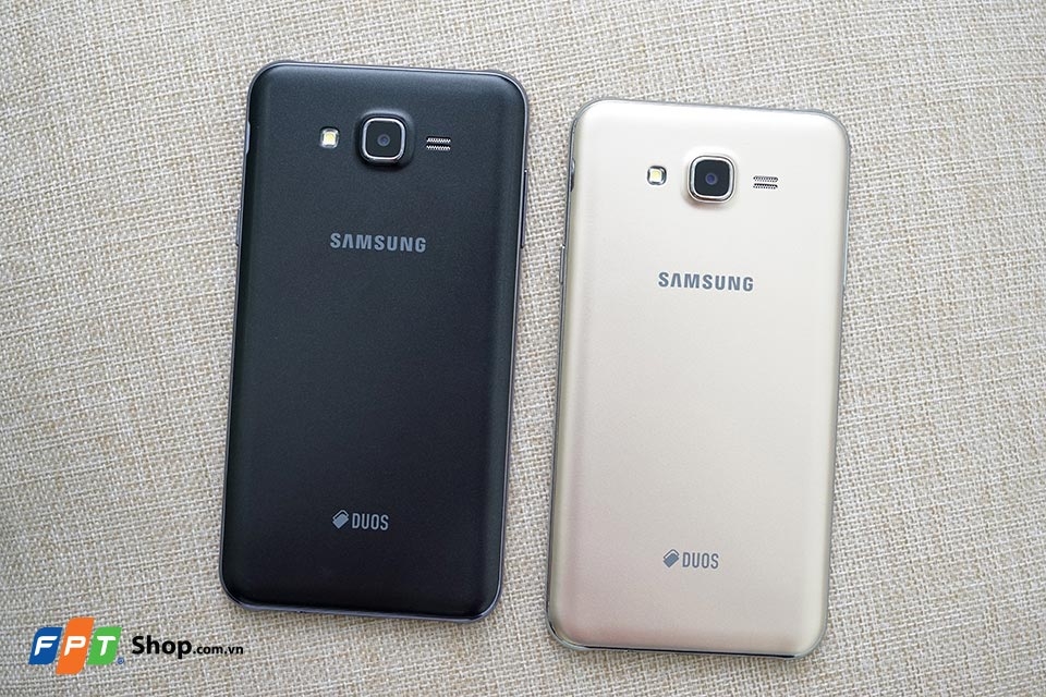 So sánh Meizu U20 và Galaxy J7 2015 2