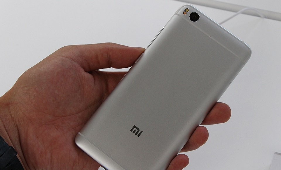Trên tay Xiaomi Mi 5s 1