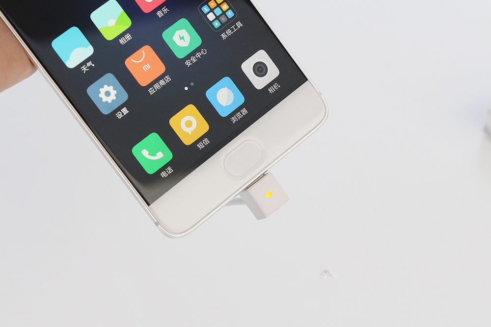 Trên tay Xiaomi Mi 5s 4