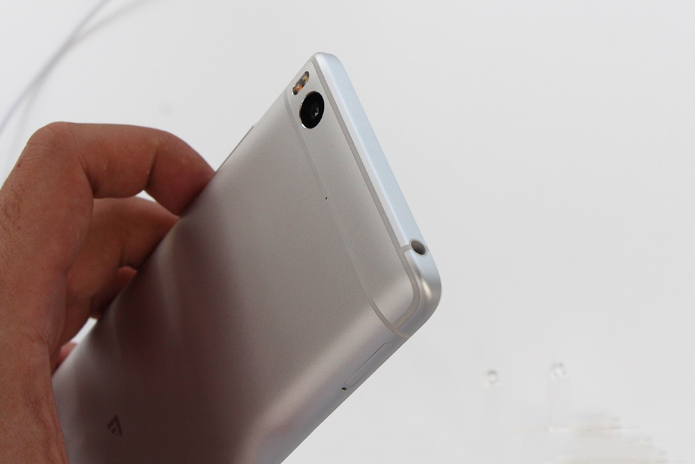 Trên tay Xiaomi Mi 5s 9