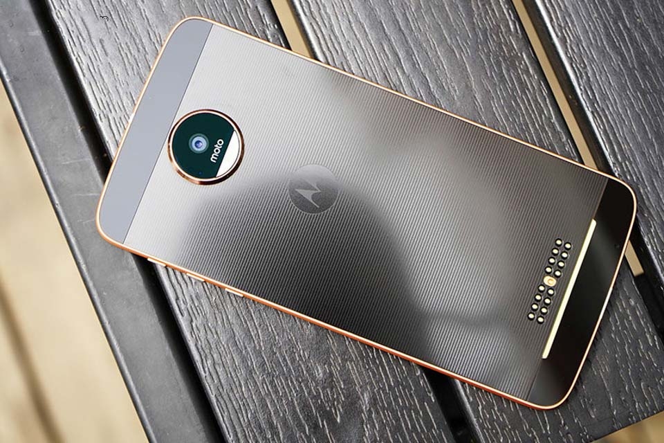 Mở hộp Moto Z 2