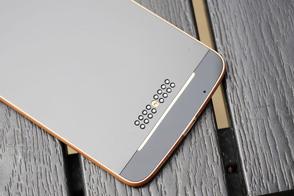 Mở hộp Moto Z 7