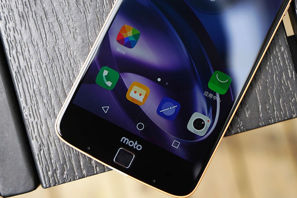 Mở hộp Moto Z 10