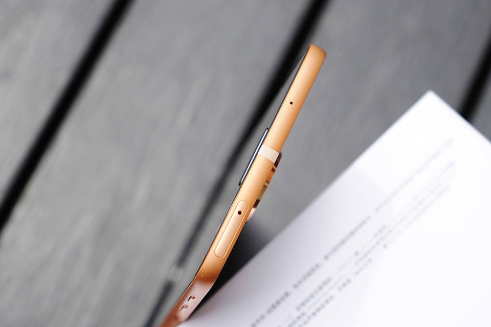 Mở hộp Moto Z 5