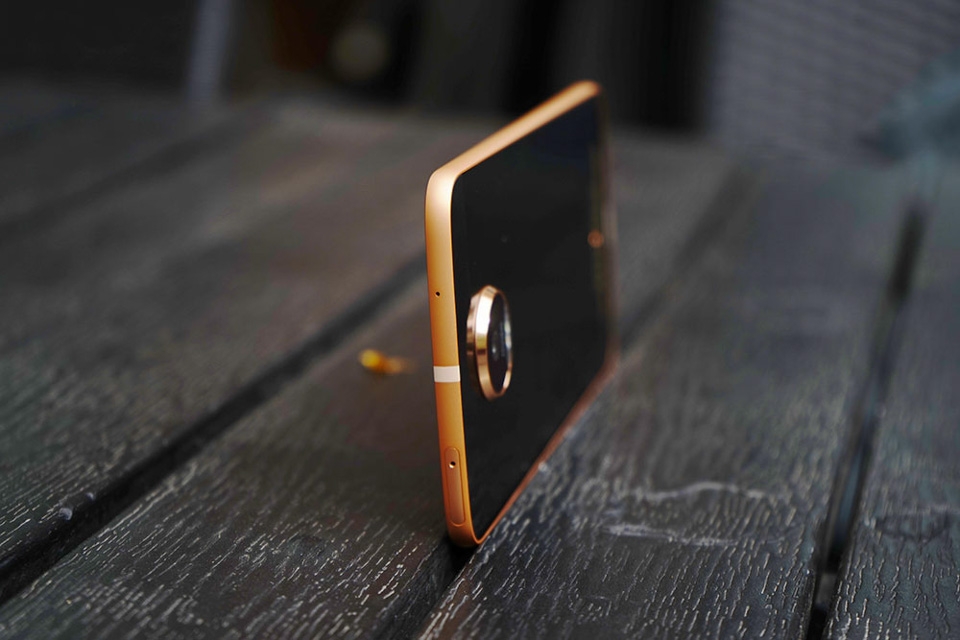 Mở hộp Moto Z 13