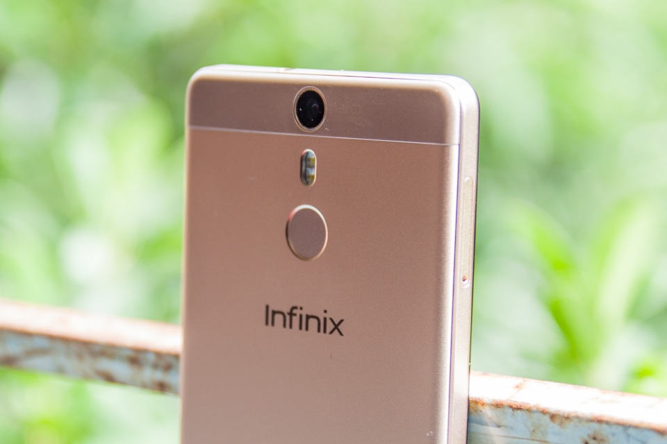 Đánh giá Infinix Hot S mặt lưng