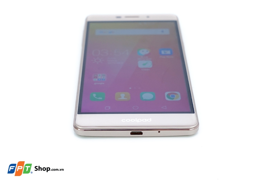 Cạnh dưới Coolpad Sky 3 Pro