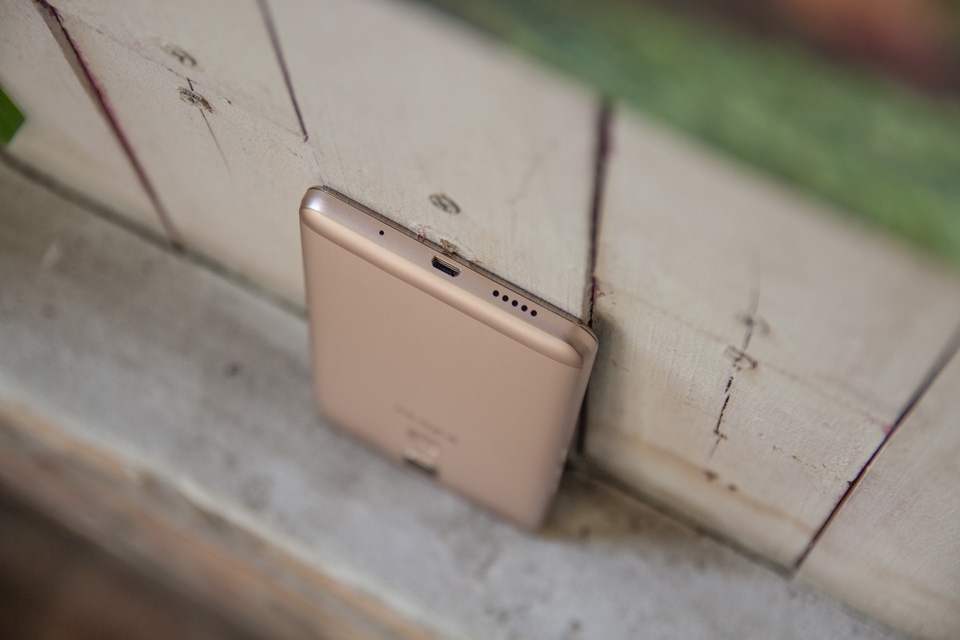 Cạnh đáy Infinix Note 3 Cạnh đáy Infinix Note 3