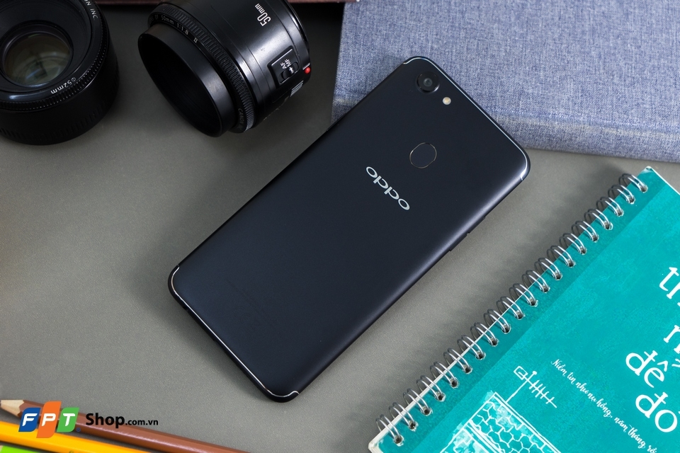 Mở hộp OPPO F5 phiên bản đen (Black) (Ảnh 20) Mở hộp OPPO F5 phiên bản đen (Black) (Ảnh 20)