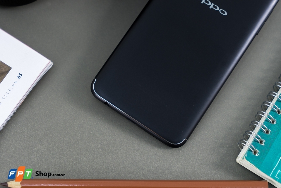 Mở hộp OPPO F5 phiên bản đen (Black) (Ảnh 19) Mở hộp OPPO F5 phiên bản đen (Black) (Ảnh 19)